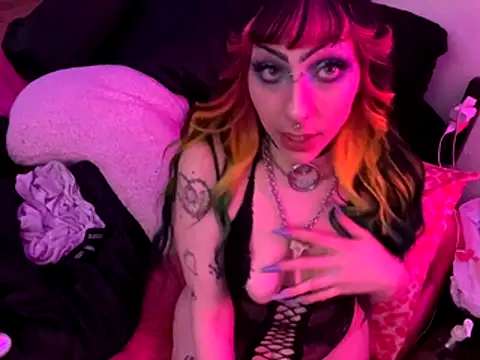 ChrryFoxx online show from November 14, 11:10 am