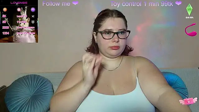 Snapshot of Lily_lu_one chatting on September 16, 5:43 pm Lily lu one online show from September 16, 5:43 pm