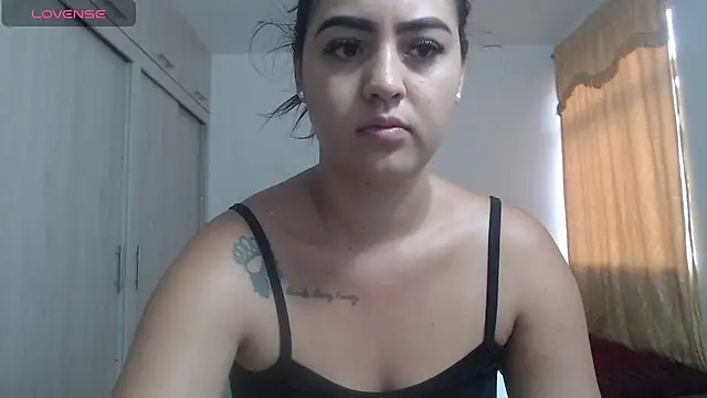 Anthonela Queen online show from October 8, 1:04 pm