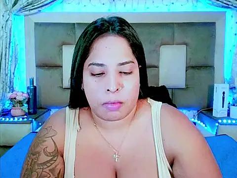 Snapshot of indiantopaz694u chatting on October 17, 10:18 am indiantopaz694u online show from October 17, 10:18 am