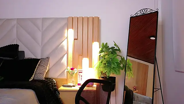 Anaise latif online show from October 10, 11:59 am