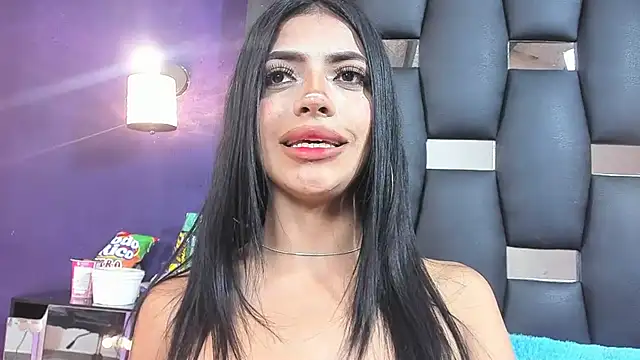 EMYCLARK01 online show from September 26, 5:05 am