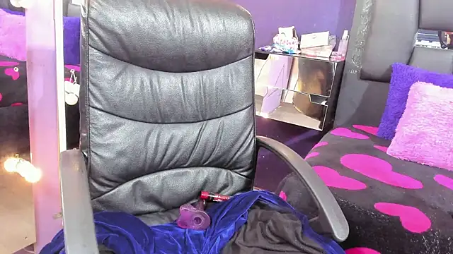 EMYCLARK01 online show from February 26, 3:38 am