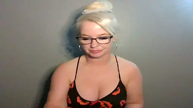Blonde-Grace online show from February 8, 2:59 am