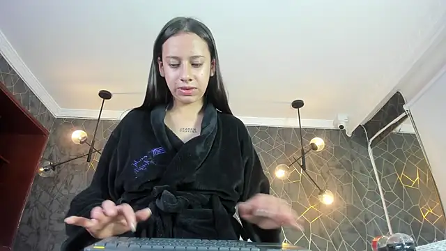 zephyra-angels online show from September 25, 5:17 am