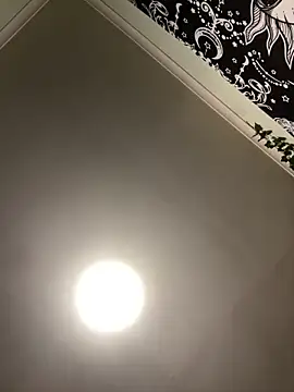 1Zoey101 online show from April 7, 1:02 pm