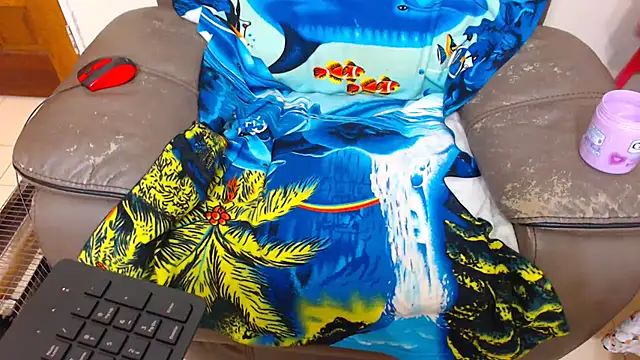 ChocolateClit online show from November 23, 4:04 am