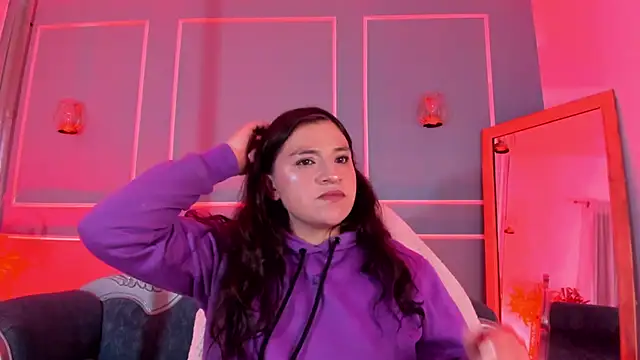 TaraTaylorr online show from December 4, 2:47 am