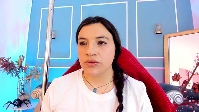 TaraTaylorr online show from April 19, 1:49 am