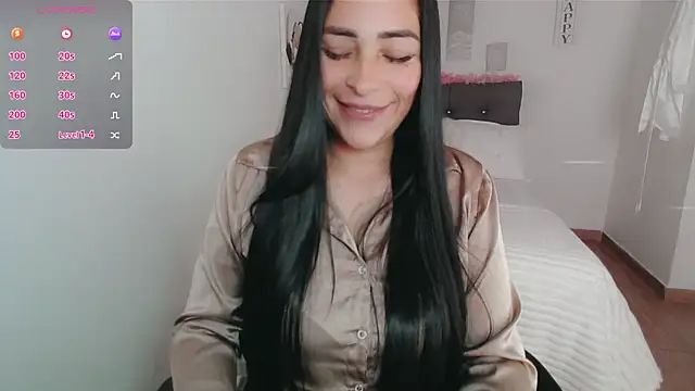 Snapshot of luna_lgomez_ chatting on October 1, 1:38 pm luna lgomez  online show from October 1, 1:38 pm