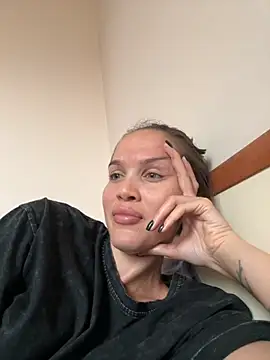 Snapshot of Beverly_Hilll chatting on October 7, 12:53 pm Beverly Hilll online show from October 7, 12:53 pm
