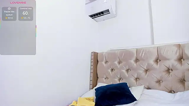 ArianaaGrace online show from March 20, 7:52 pm