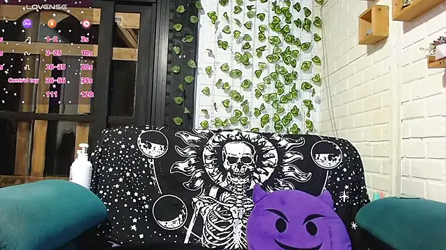 LiraSonnett online show from September 20, 1:27 am