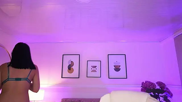 JulesBenett online show from October 10, 11:37 am