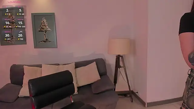 MaddisonCollins online show from November 10, 8:15 pm