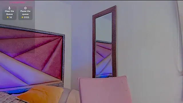 SaskiaGrendel online show from April 2, 12:08 am