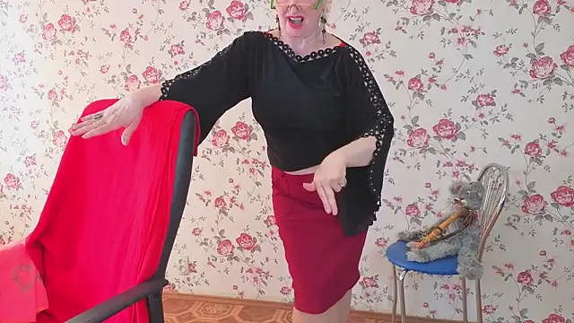 Maya Mayflower online show from April 11, 6:30 am