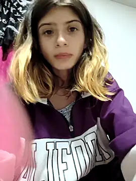 KratosAfroditacs online show from March 4, 8:37 pm