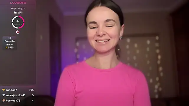 lanaloulou online show from September 30, 2:28 am