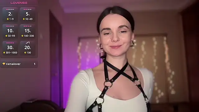 lanaloulou online show from November 9, 11:55 pm