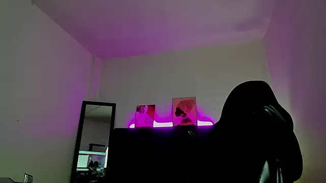 Ayliinn  online show from December 19, 12:59 am