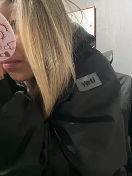 Isabella Varella online show from January 14, 2:44 pm