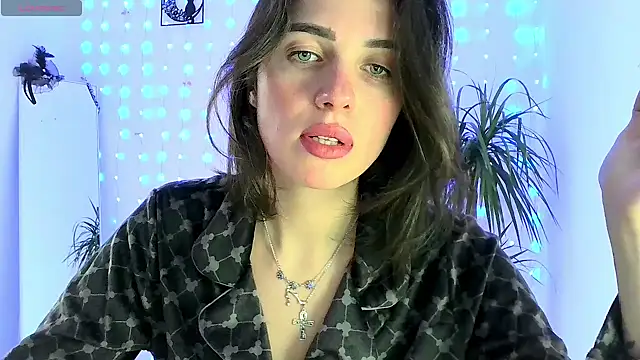 neferutt online show from November 17, 11:33 am