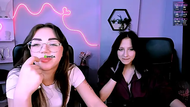 kiki swan online show from February 3, 8:34 pm