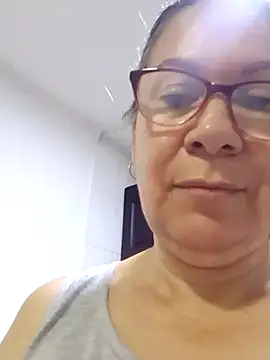 victoria wayne online show from October 13, 10:40 am