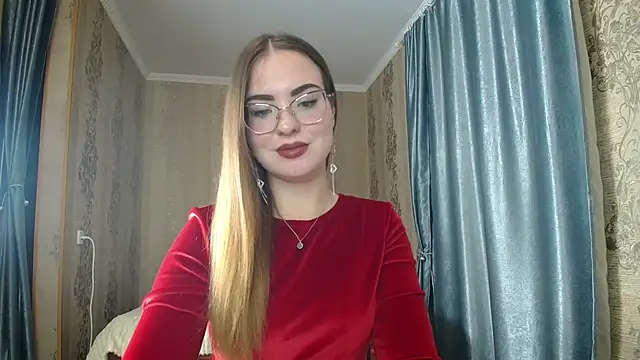 Snapshot of Leila_Kissyu chatting on September 28, 6:13 pm Leila Kissyu online show from September 28, 6:13 pm