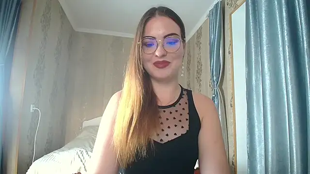 Snapshot of Leila_Kissyu chatting on September 13, 3:42 pm Leila Kissyu online show from September 13, 3:42 pm