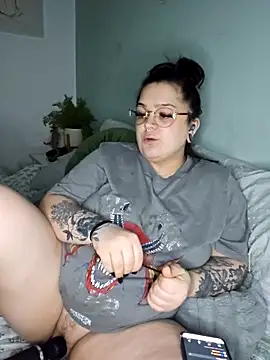 Saucy-Serenity online show from April 7, 4:47 am