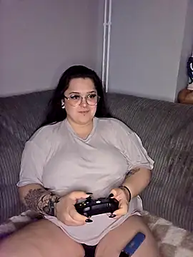 Snapshot of Saucy-Serenity chatting on October 20, 9:18 pm Saucy-Serenity online show from October 20, 9:18 pm