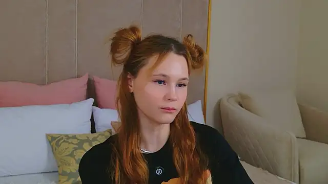 AmeliRoyse online show from April 15, 7:58 pm