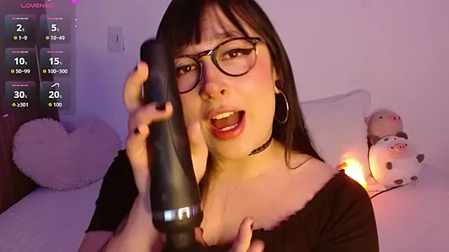 Oliviargf online show from November 16, 12:01 am