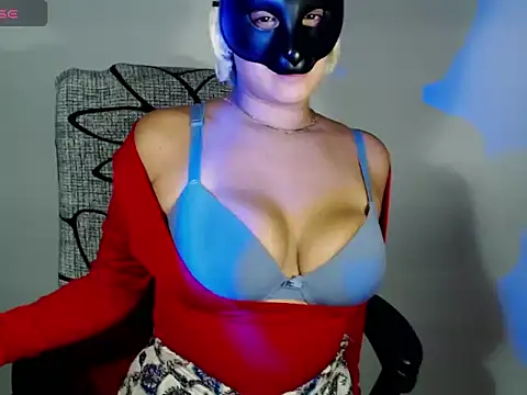 Snapshot of Hannah_Kiim chatting on October 19, 10:28 am Hannah Kiim online show from October 19, 10:28 am