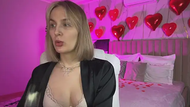  Vikky Moon  online show from February 9, 1:08 am