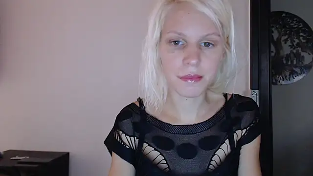 Snapshot of ElssaRush chatting on October 6, 1:39 pm ElssaRush online show from October 6, 1:39 pm