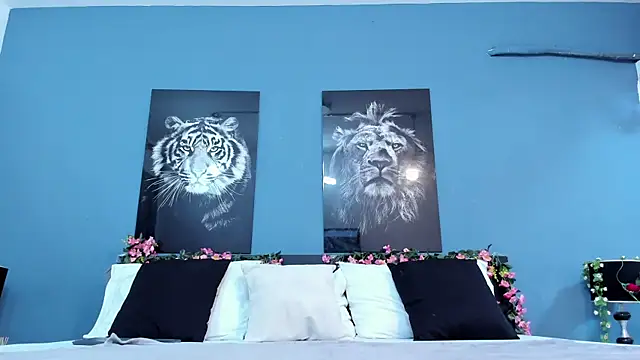 SophiaQueens online show from November 10, 7:53 pm