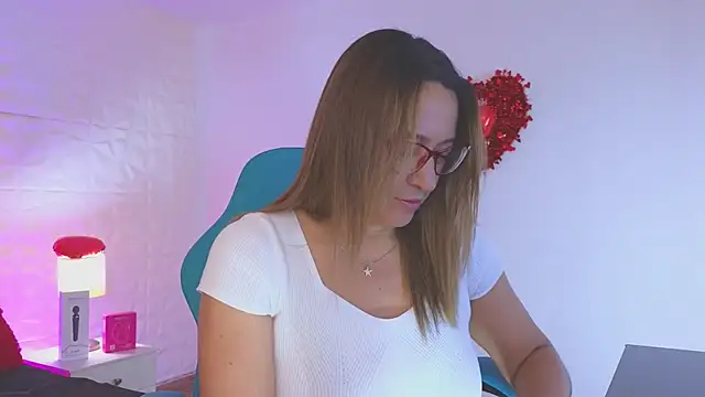 weet Evans    online show from February 10, 3:31 am