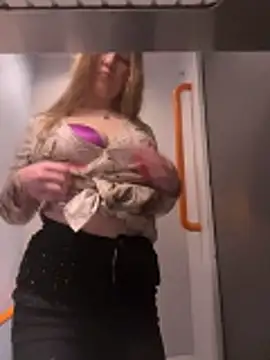 feedeegeorgie online show from April 14, 10:48 am