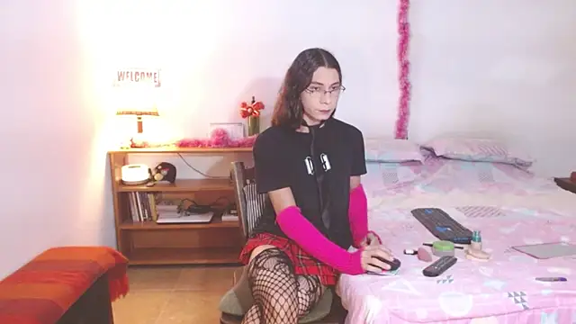 cute femboy420 online show from November 12, 12:19 am