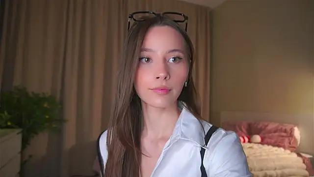 EditaBails online show from March 21, 7:08 pm