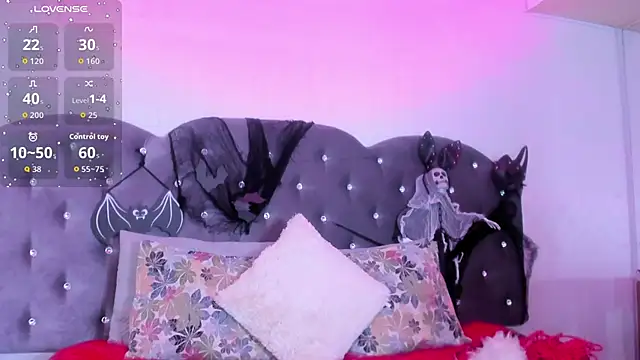 Lia Valmont online show from November 5, 12:21 pm