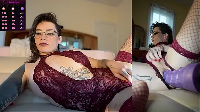 Snapshot of Lena_Vesper chatting on October 3, 10:26 pm Lena Vesper online show from October 3, 10:26 pm