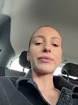 AlexisWhit online show from September 25, 8:24 am