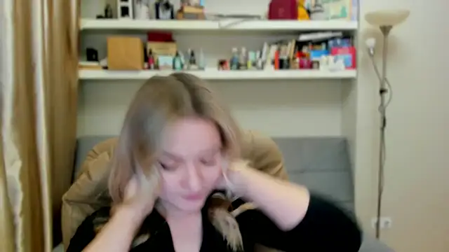 Snapshot of Kara_Smith_ chatting on October 19, 11:29 pm Kara Smith  online show from October 19, 11:29 pm