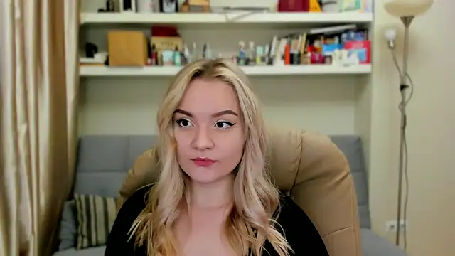 Snapshot of Kara_Smith_ chatting on September 15, 11:12 pm Kara Smith  online show from September 15, 11:12 pm