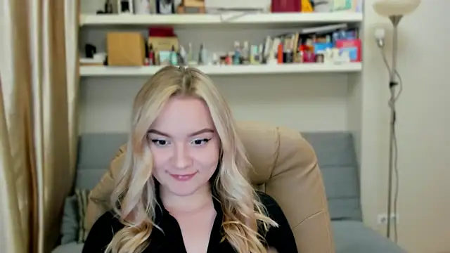 Snapshot of Kara_Smith_ chatting on September 18, 1:48 am Kara Smith  online show from September 18, 1:48 am