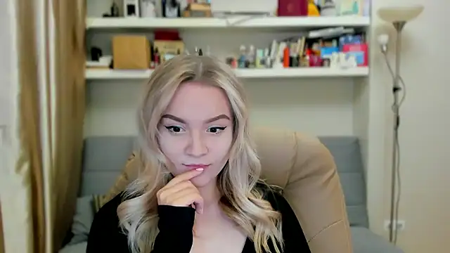 Snapshot of Kara_Smith_ chatting on October 8, 11:09 pm Kara Smith  online show from October 8, 11:09 pm